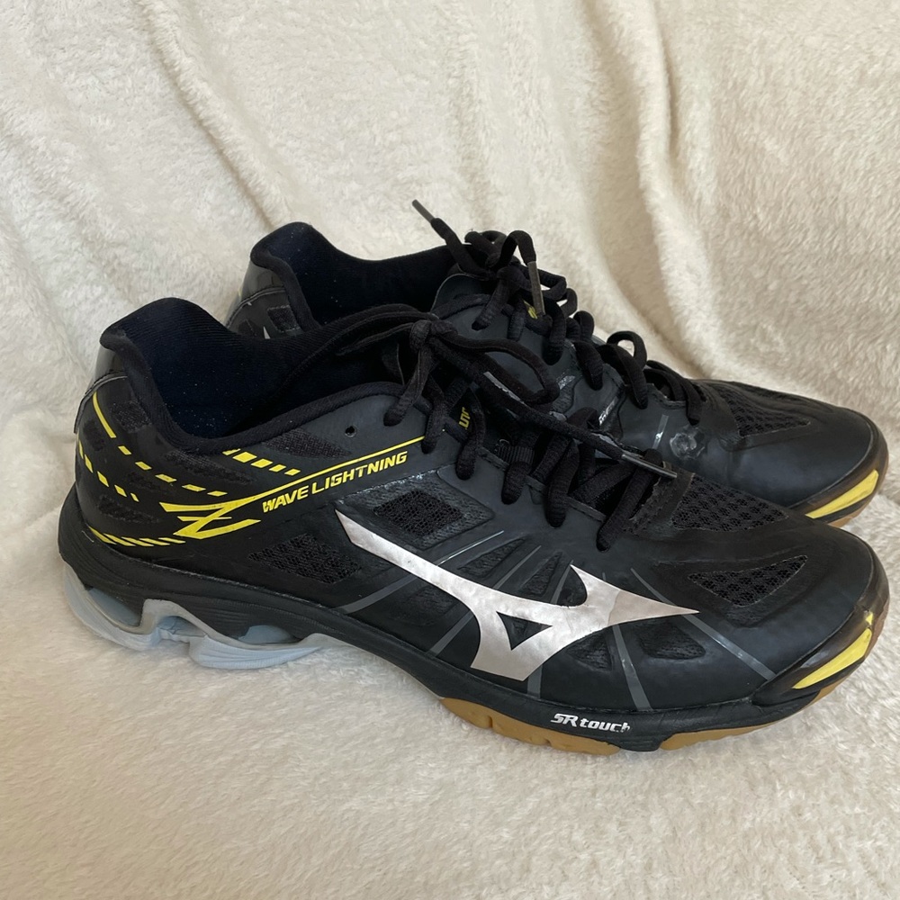 Black Mizuno Volleyball Shoes